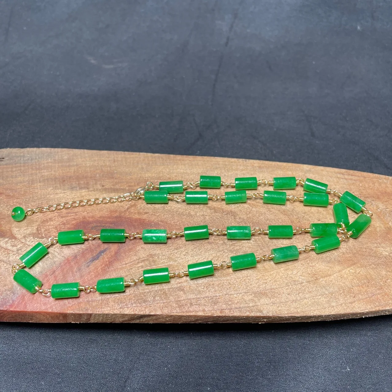 Green Jade Beaded Necklace Vin - Necklaces review and price