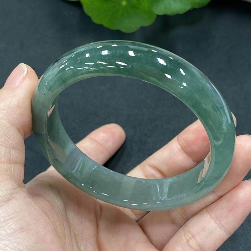 Ice-like, oily, green bracelet - Bracelets review and price