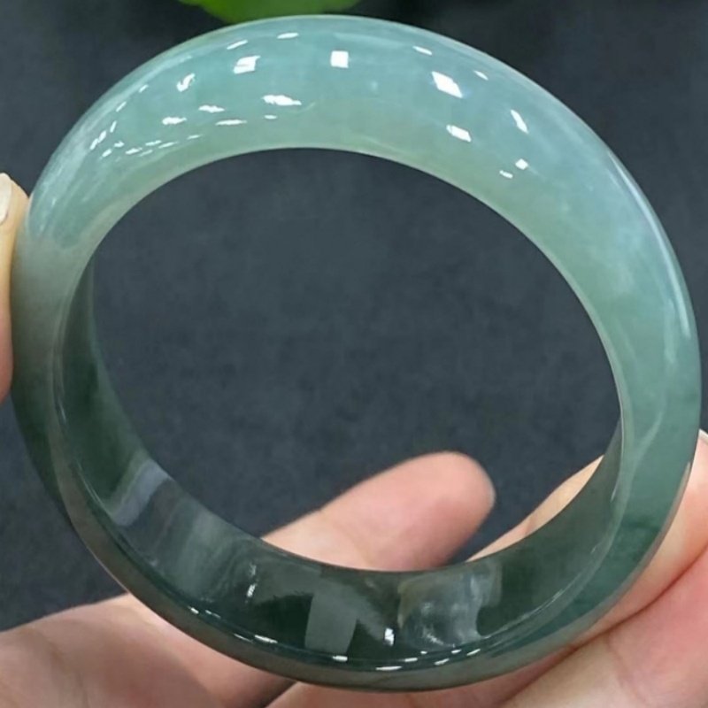 Ice-like, oily, green bracelet - Bracelets review and price